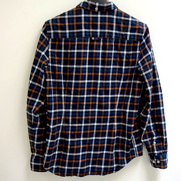 Medium William Rast button down - Picture 2 of 3